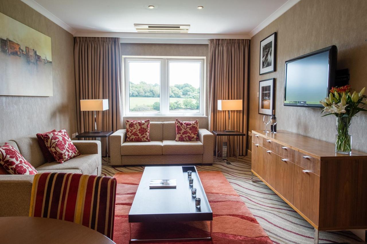 Lakeside Park Hotel & Spa Fishbourne  Εξωτερικό φωτογραφία