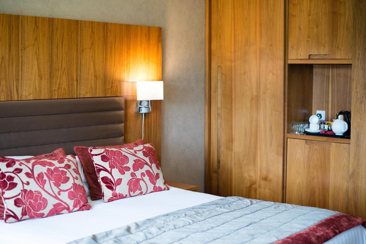 Lakeside Park Hotel & Spa Fishbourne  Εξωτερικό φωτογραφία