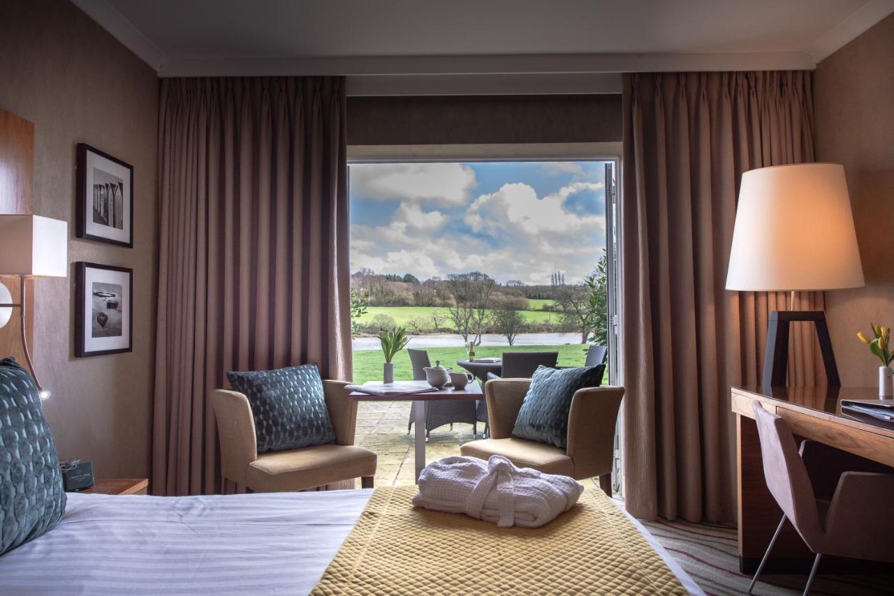 Lakeside Park Hotel & Spa Fishbourne  Εξωτερικό φωτογραφία