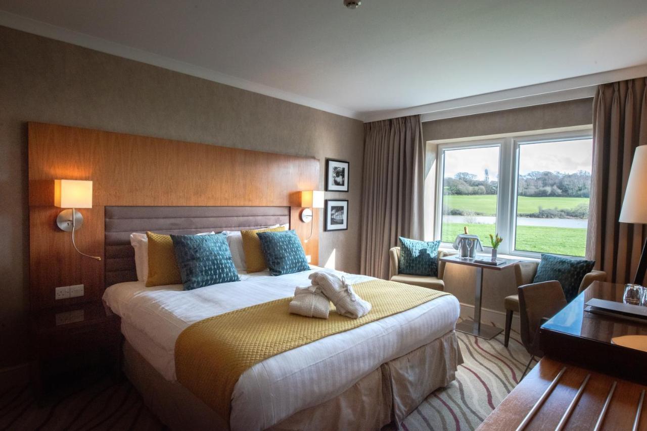 Lakeside Park Hotel & Spa Fishbourne  Εξωτερικό φωτογραφία