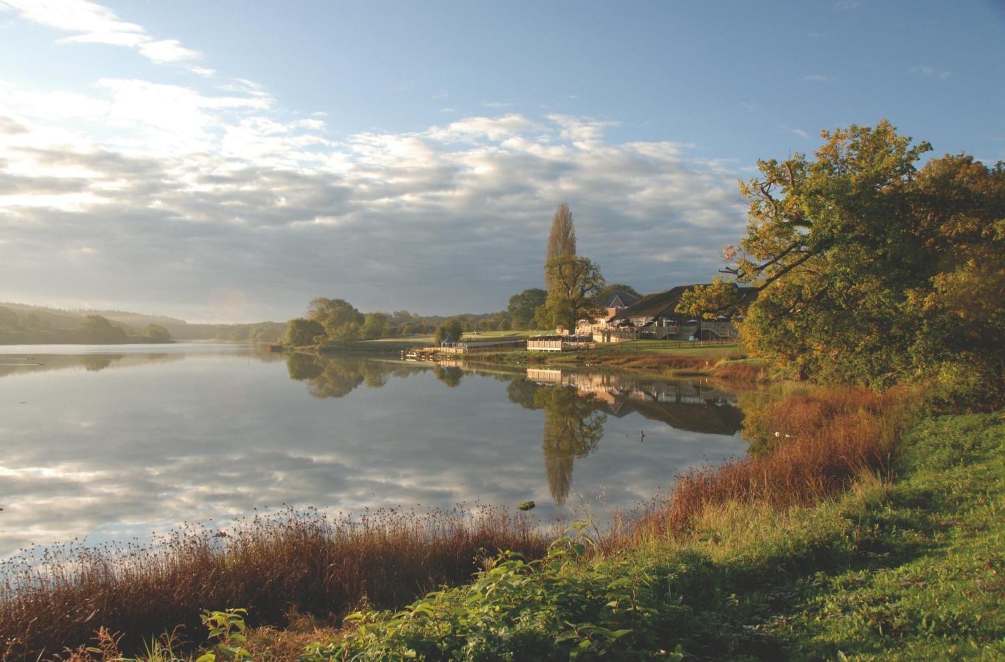 Lakeside Park Hotel & Spa Fishbourne  Εξωτερικό φωτογραφία