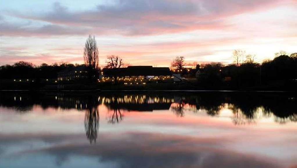 Lakeside Park Hotel & Spa Fishbourne  Εξωτερικό φωτογραφία